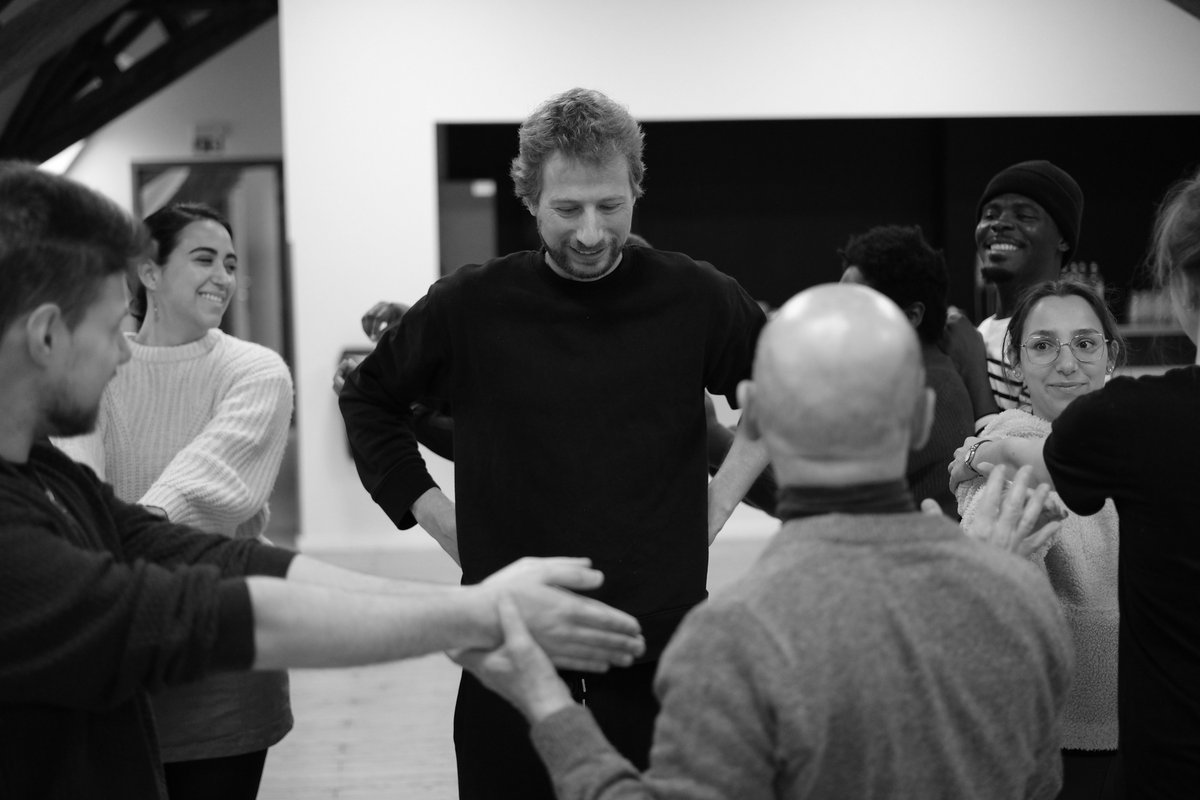 Brice Ramakers dirige le Théâtre Universitaire Royal de Liège avec Alain Chevalier depuis 2018, où il est notamment chargé des aspects liés à la formation : cours, ateliers, stages, animations socioculturelles, etc. 
Retrouvez la suite de notre portrait sur Facebook et Instagram