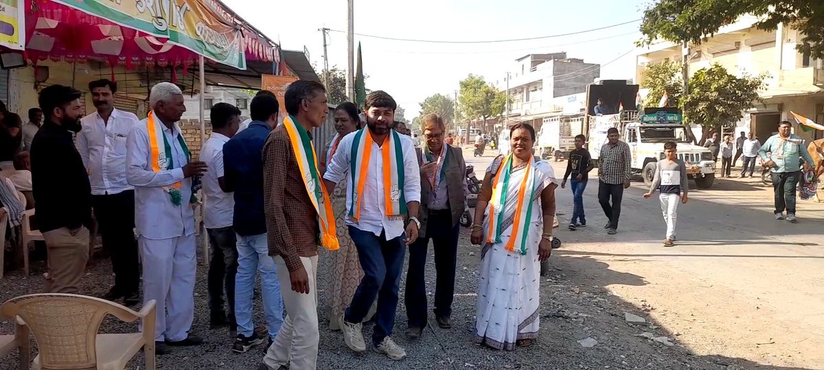 UshaKori_INC's tweet photo. 101-गरियाधार,विधानसभा से कांग्रेस पार्टी के उम्मीदवार प्रिय भाई @divyeshchavada जी को जंगी मतों से विजई बनाएं।
#કોંગ્રેસ_આવે_છે_125_લાવે_છે https://t.co/ONiEm1UCT5