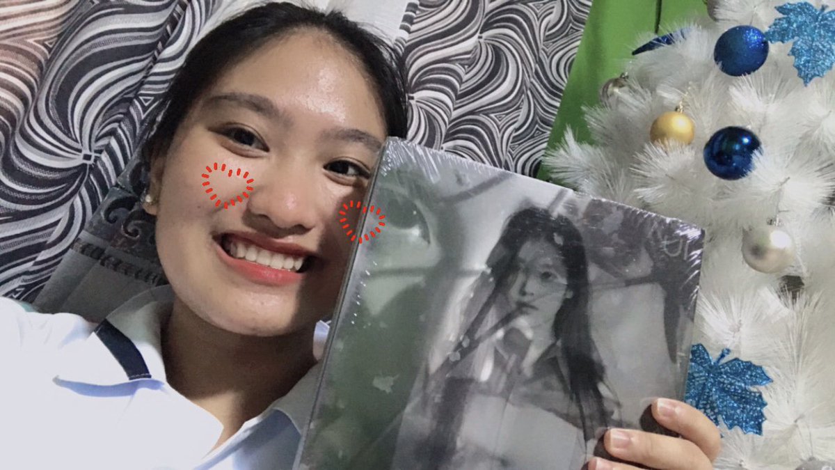 adncutie's tweet photo. my first ever official album of mama Jieun finally came home!! Thank you so much, miss ma'ams @UaenAhjumma &amp; @chatshy 🥺💜 I am forever grateful po~! 

진짜 너무 너무 고마워요 그리고 사랑해요. 💜💜💜 

#thankschatshy https://t.co/cmRLDdZWrT