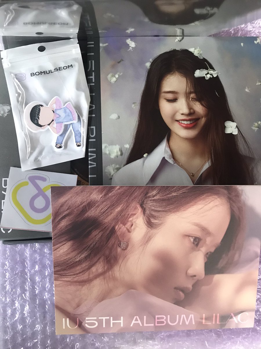 adncutie's tweet photo. my first ever official album of mama Jieun finally came home!! Thank you so much, miss ma'ams @UaenAhjumma &amp; @chatshy 🥺💜 I am forever grateful po~! 

진짜 너무 너무 고마워요 그리고 사랑해요. 💜💜💜 

#thankschatshy https://t.co/cmRLDdZWrT
