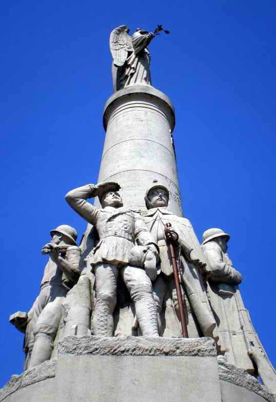 ametis_info's tweet photo. [QUIZZ STATUE] Saurez-vous nous dire où se situe cette statue de soldats à Amiens ? Tous à vos commentaires 💬😉

#Ametis #EnBus #Amiens #AmiensMetropole https://t.co/uKaNQRGtlT