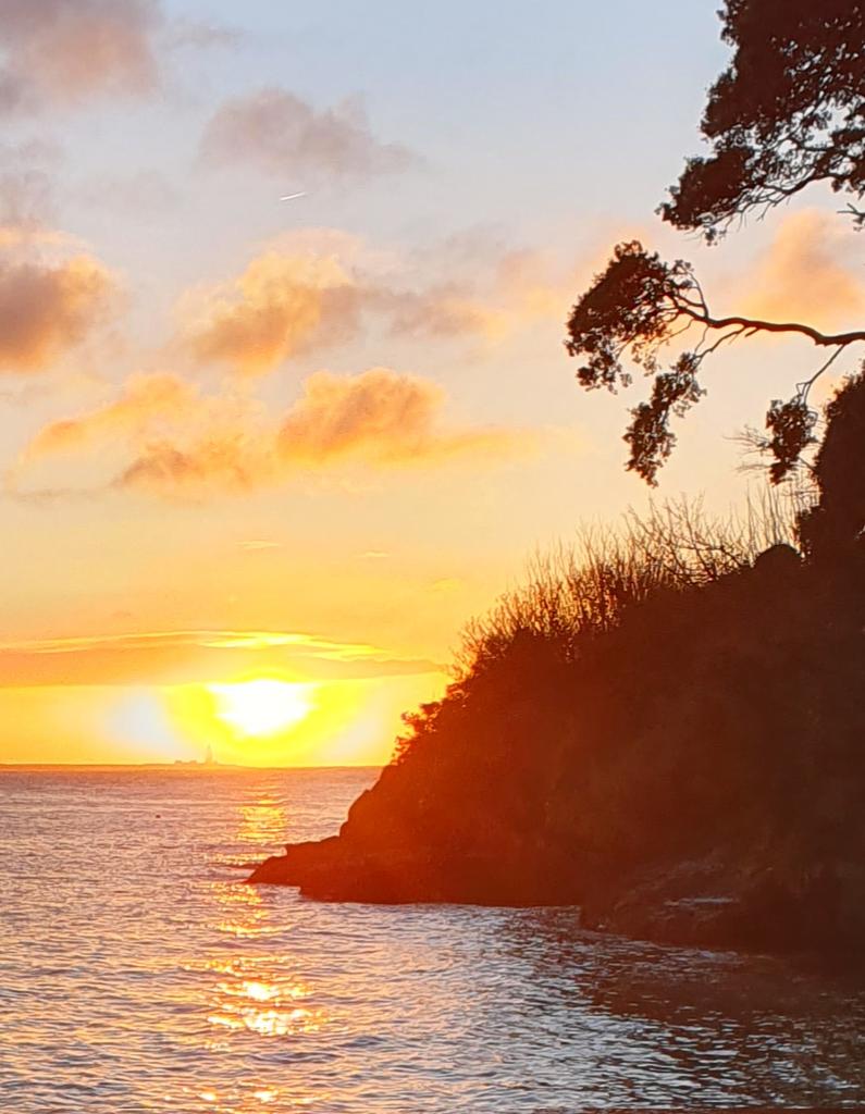 Sunrise over the Hook #thedeise