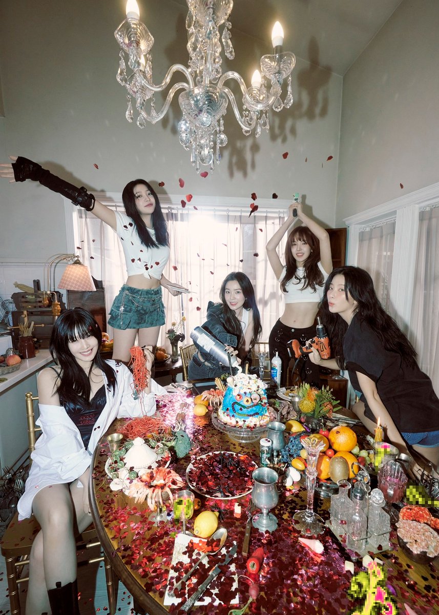 LovelyMark19's tweet photo. Omgggg can not ready for watching the mv 😭🔥🥳

RED VELVET BIRTHDAY! https://t.co/FkTfgyfHr9