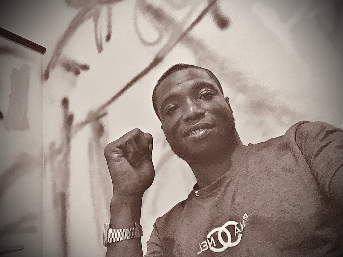 Writing the song ???
(Boogie  gal )braaaa  do u care to watch the freestyle ok 😃soon .