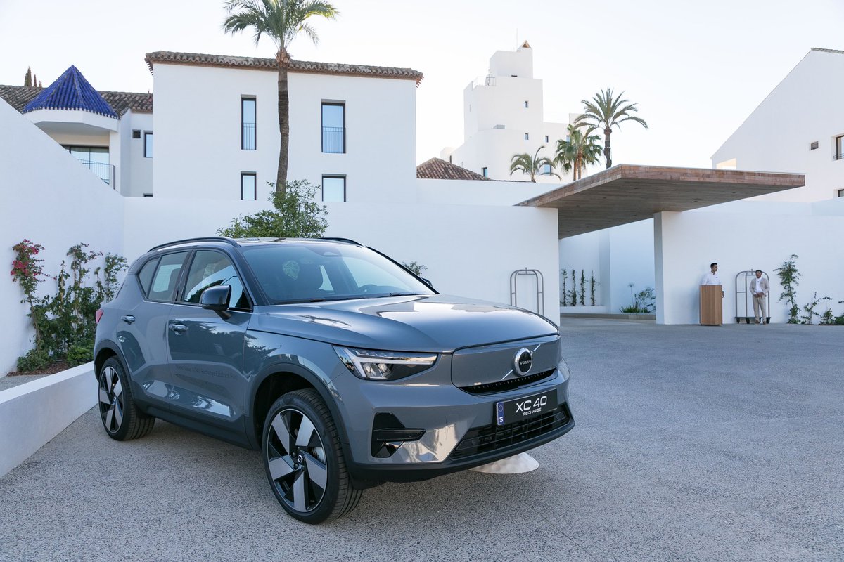 Sponsory tweet media