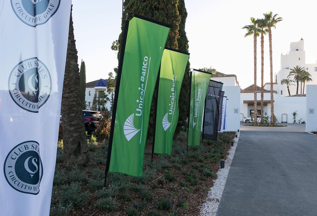 Sponsory tweet media