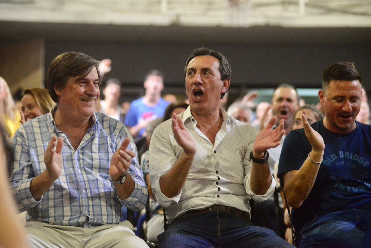 TransformarCGE's tweet image. VAMOS A TRANSFORMAR GIMNASIA 🐺💙

Es con todos 🙌

#CGE #GELP