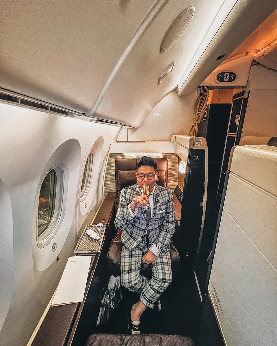 viranlly's tweet photo. Champagne, caviar, and 7-star service. 30,000ft in the air. 7 hours in @etihad's first class suite is now up on the blog: https://t.co/0bUU44eHtY
Booked via. @aeroplan
#etihad #firstclassflight #pointsguy #avgeek #b789 #dreamliner #luxurytravel #aeroplan https://t.co/TsQcZhfRhm