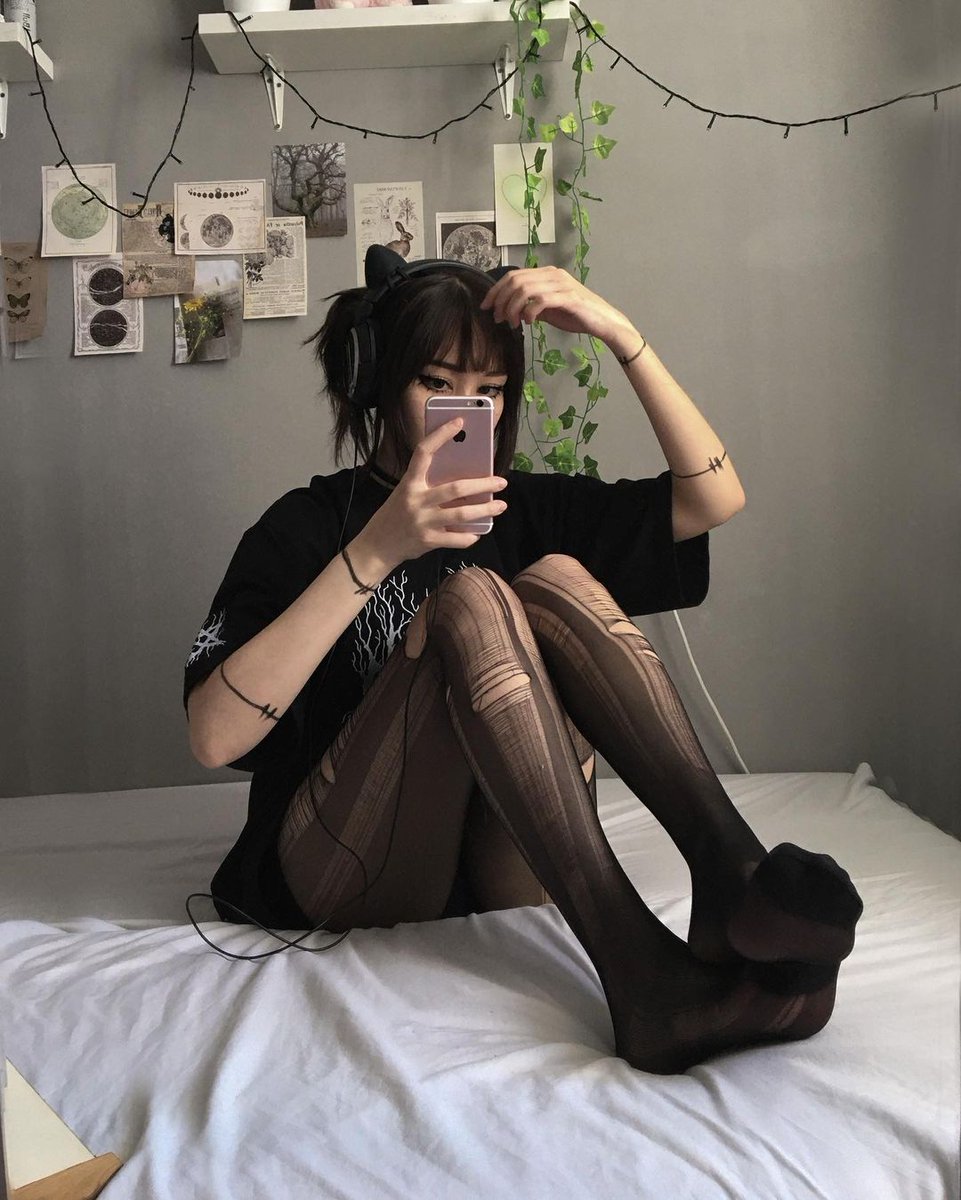 Cyberkiitty___'s tweet photo. have a good week♡
/) /)
( • ༝•)

#egirl #thighighs #smoll #cute https://t.co/HRgeOSkNtS