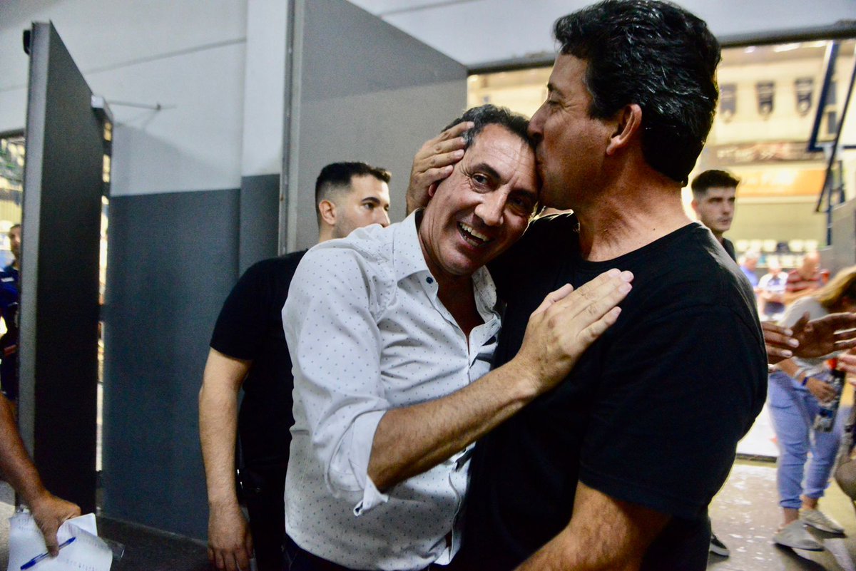 TransformarCGE's tweet image. Mariano Cowen es el nuevo presidente de @gimnasiaoficial 

Gracias a todos los socios y socias que nos dieron su apoyo. Vamos por un Gimnasia más Grande!