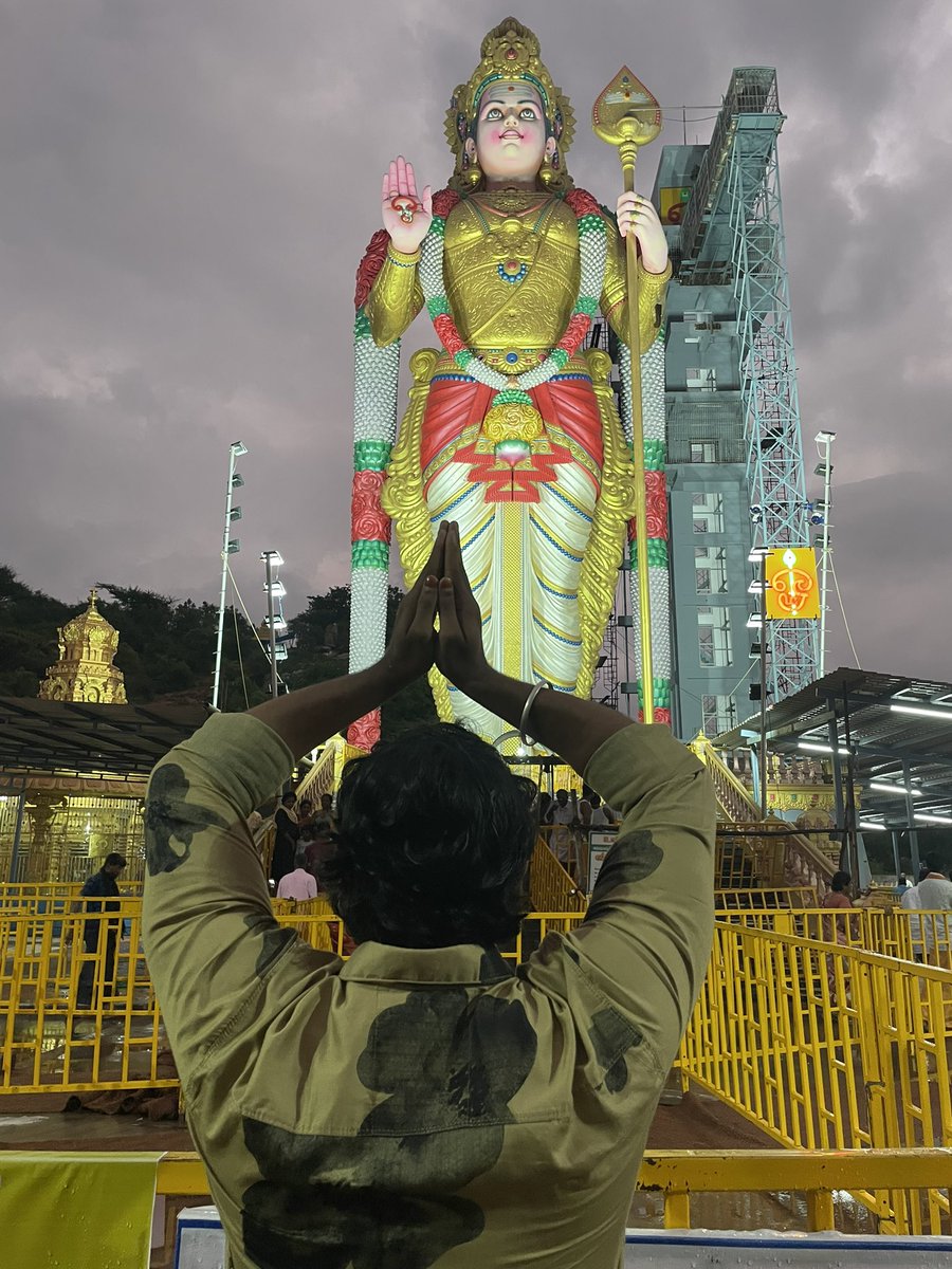 Rishivickyaru's tweet photo. Visit world largest Murugan π #rishiganesh @Rishivickyaru #murugan #KollywoodCinima #cinema #actor #actorrishiganesh #film #ImACelebrity #kollyactress #shooting #Messi https://t.co/qeMla2kuYr