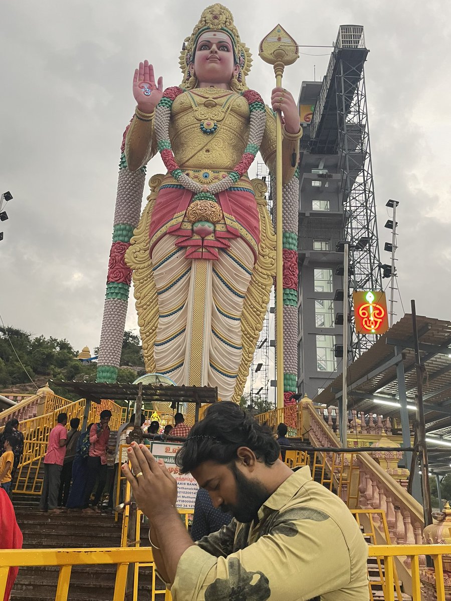 Rishivickyaru's tweet photo. Visit world largest Murugan π #rishiganesh @Rishivickyaru #murugan #KollywoodCinima #cinema #actor #actorrishiganesh #film #ImACelebrity #kollyactress #shooting #Messi https://t.co/qeMla2kuYr