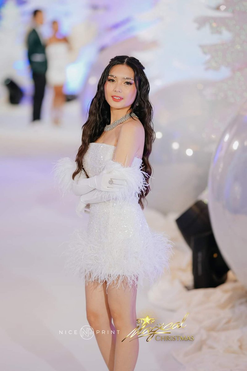 TitasOfCarrels's tweet photo. My definition of beauty and perfection 🤍🤍 @francinecarreld everyone 🤍🥹

#FrancineDiaz
#StarMagic30
#StarMagicalChristmas https://t.co/4uz3Keo8Ch