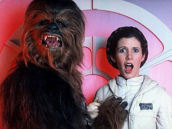 Peter Mayhew (Chewbacca) and Carrie Fisher, The Empire Strikes Back, 1980 https://t.co/O272Q2xKFb