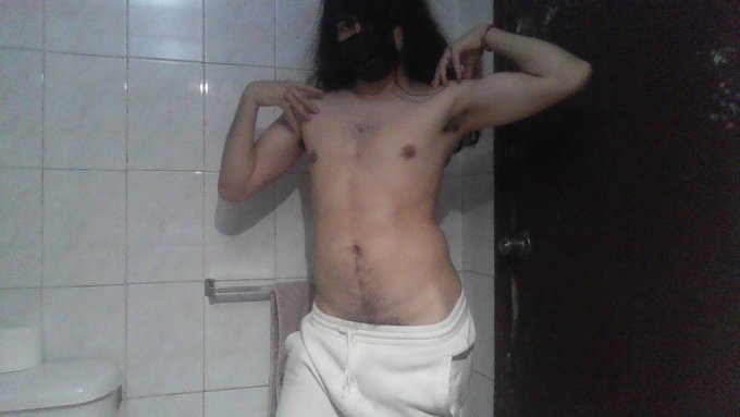 Gonna soon get rid of that pesky body hairrrr https://t.co/Tggg6T52Qm