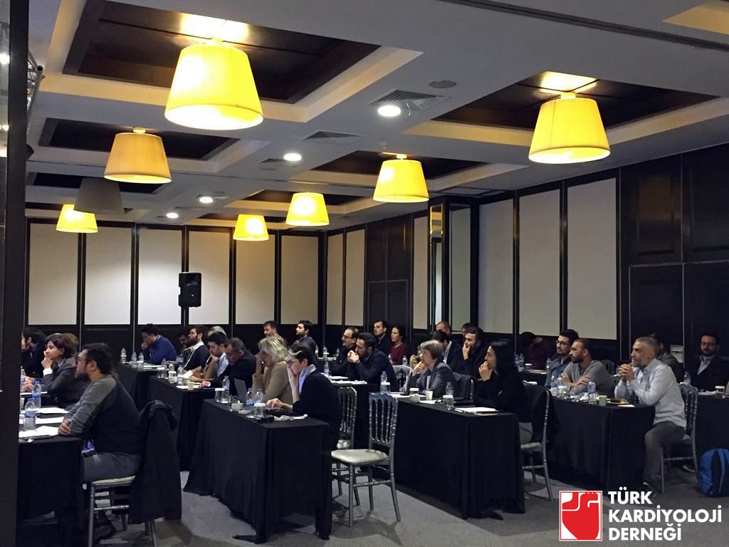 TKDResmi's tweet photo. TKD Kardiyak Görüntüleme Çalışma Grubu; üç boyutlu ekokardiyografinin temel prensipleri, yapısal kalp hastalıkları, kapak patolojileri ve girişimsel işlemlerde kullanımını konuştuğu "3D Ekokardiyografi Kurs Serisi"nin dördüncüsünü Erzurum ‘da gerçekleştirdi. https://t.co/i8kXPwdGjC