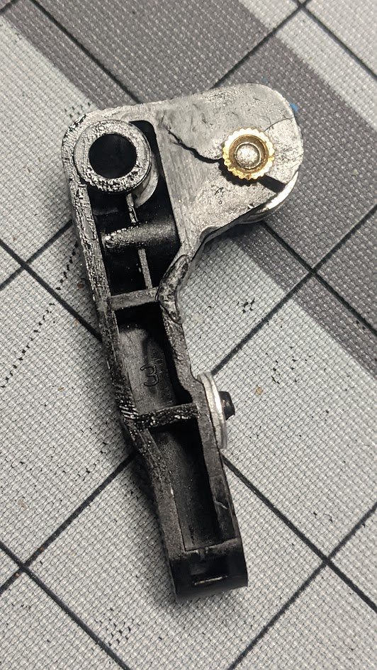 defrisselle's tweet photo. Another reminder of why the @Creality3dP stock extruder on the Ender 3 sucks
#PrinterDown
#3Dprinting
#Ender3 https://t.co/3TNdHPz1Qo