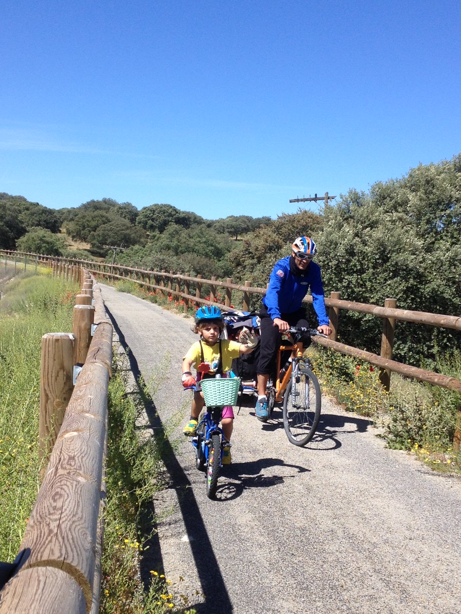 🗣️"Tenemos 160 km de Caminos Naturales-#VíasVerdes para practicar senderismo y cicloturismo. Más de 700.000 usuarios han utilizado los 4 CN-VV en los primeros 11 meses del año. Hemos invertido entre el @mapagob y nosotros 10 M de €". Director General <a href="/Extremadura_tur/">Extremadura Turismo</a> <a href="/hosteltur/">hosteltur</a>