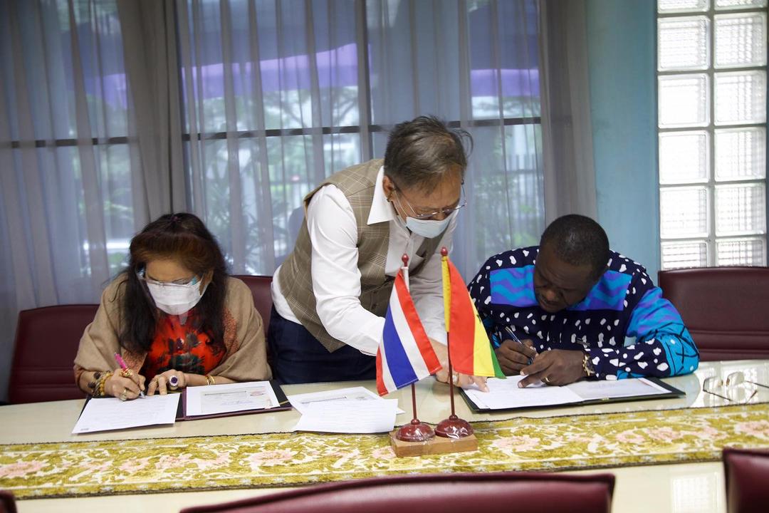 miguel bannerman (@bannermanmiguel) on Twitter photo Ever the champion of local production, <a href="/jsagyepong/">Dr. Joseph Siaw Agyepong</a> led a delegation from the <a href="/thejospongroup/">Jospong Group of Companies</a> to Thailand, a major player in #RiceProduction to understudy their success system in order to produce the same results in #Ghana.
#JospongRice Ever the champion of local production, <a href="/jsagyepong/">Dr. Joseph Siaw Agyepong</a> led a delegation from the <a href="/thejospongroup/">Jospong Group of Companies</a> to Thailand, a major player in #RiceProduction to understudy their success system in order to produce the same results in #Ghana.
#JospongRice