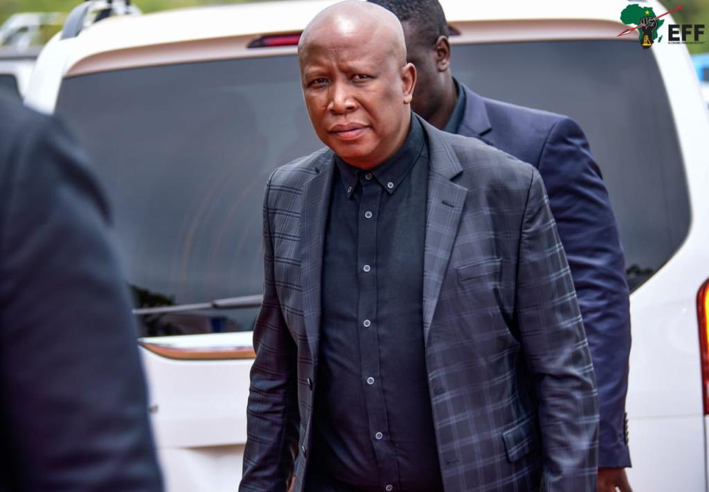 Kgosigadi1_'s tweet photo. When Julius Malema told you to stop watching eNCA, some of you said that he was absurd.  Now it's defending that Belinda Magor racist! https://t.co/aMAgwqcR2Q
