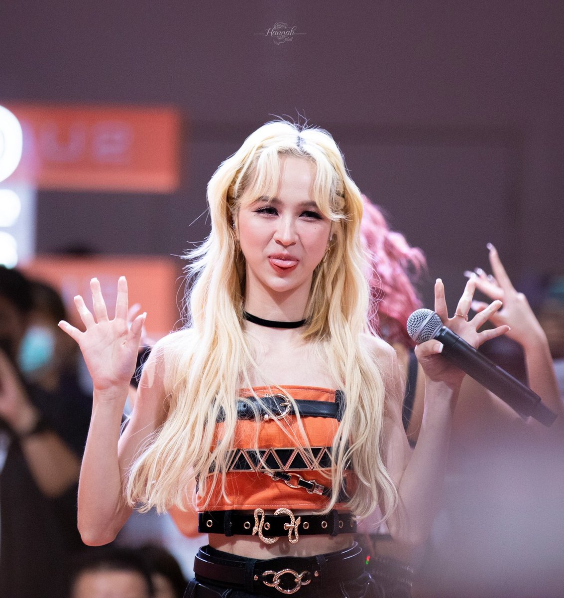 hannah_thailand's tweet photo. [26.11.2022] Hannah @ #4U2x4EVEevent 

แบร่😛

#4U2event #4U2x4EVE #4EVE 
#EveandBoyx4U2 #Hannah4EVE https://t.co/iHE7CLIrxk
