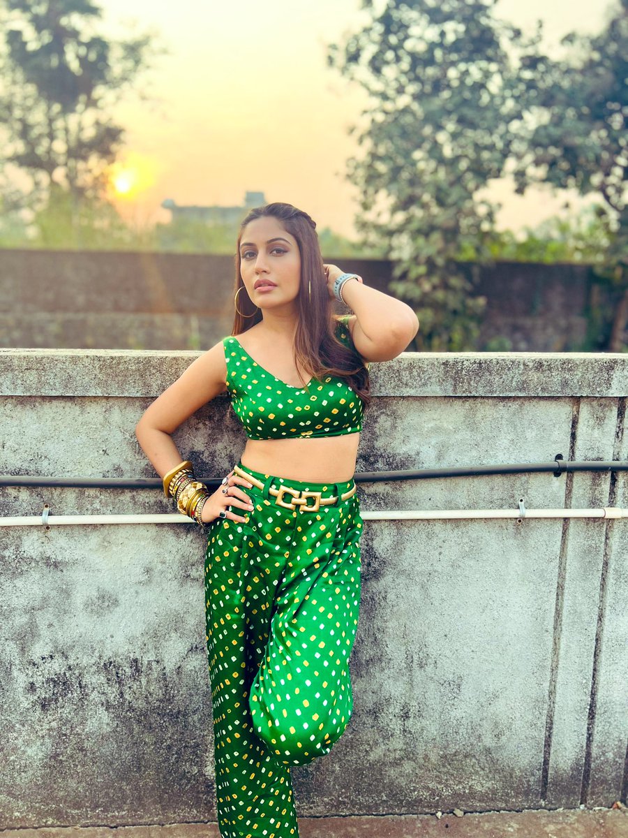 SurbhiChandna's tweet photo. ✅ https://t.co/B3Ml4b3ML4