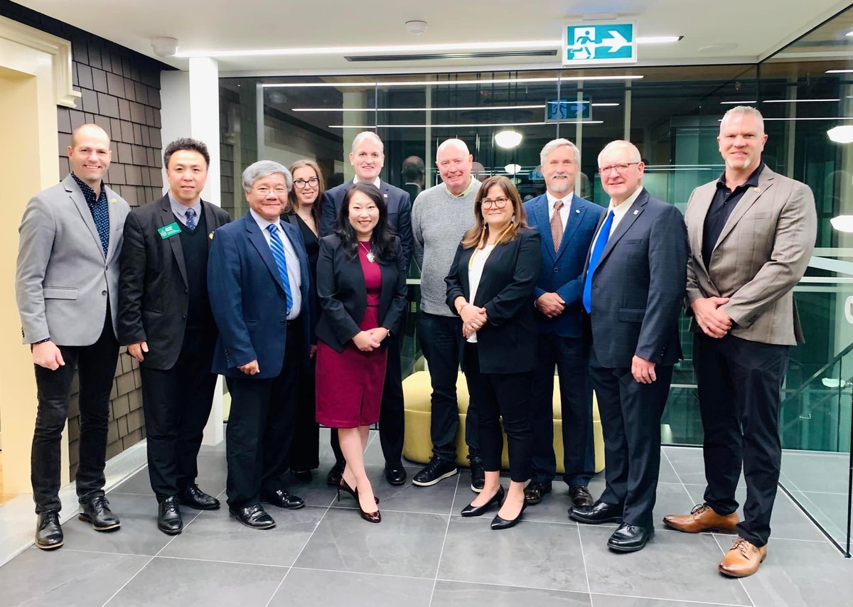 jameswangbcndp's tweet photo. Congratulations to Burnaby's newest school trustees who were officially sworn in at the inaugural board meeting. https://t.co/qKJ4YdR4M2
