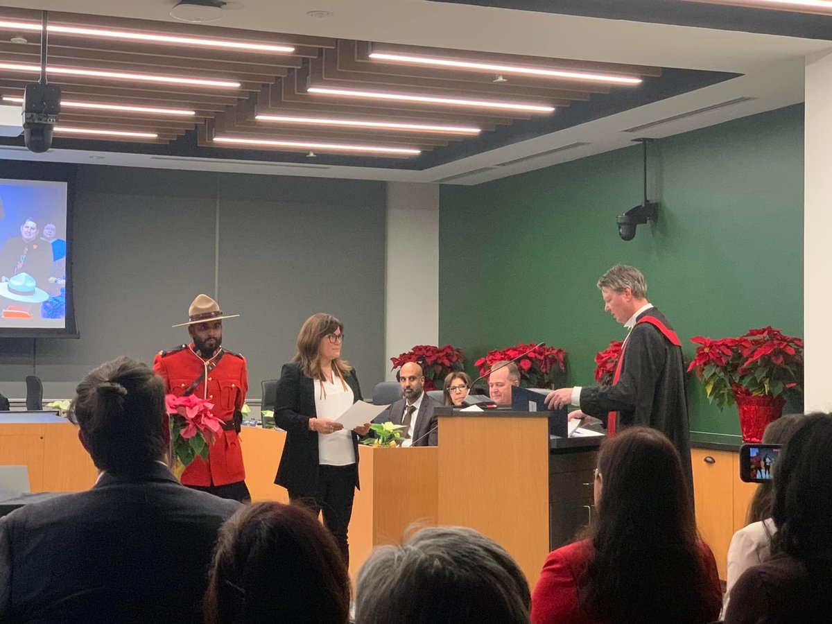 jameswangbcndp's tweet photo. Congratulations to Burnaby's newest school trustees who were officially sworn in at the inaugural board meeting. https://t.co/qKJ4YdR4M2