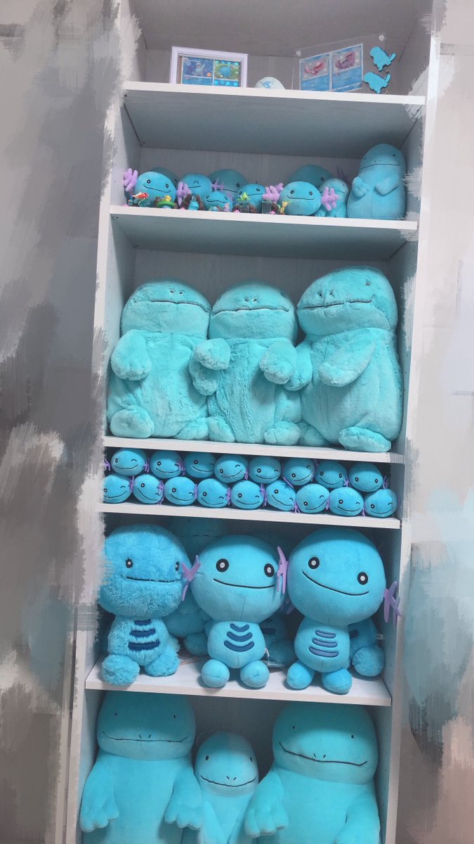 ついに私の部屋にうぱぬお狂い棚ができたので見てください