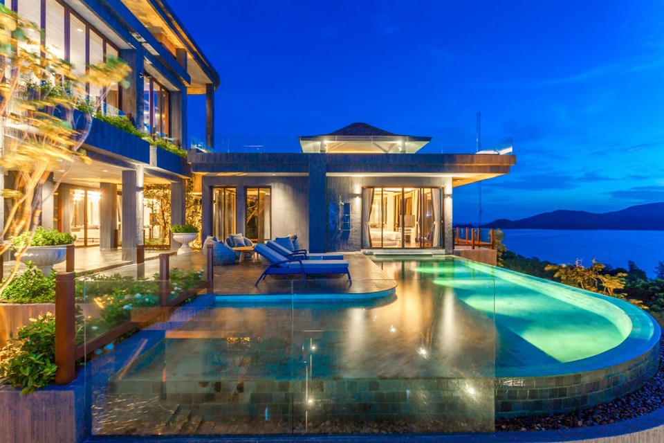 Borrowing from the romance of island life and the vastness of the Andaman Sea, welcome to our Presidential 5-Bedroom Pool Villa. ⁠ #luxuryhotel #thailandtravel #thailand #amazingthailand #thailandtrip #luxuryhotels #ไทยเที่ยวไทย #luxuryhotelsworld #boutiquehotel #designhotels