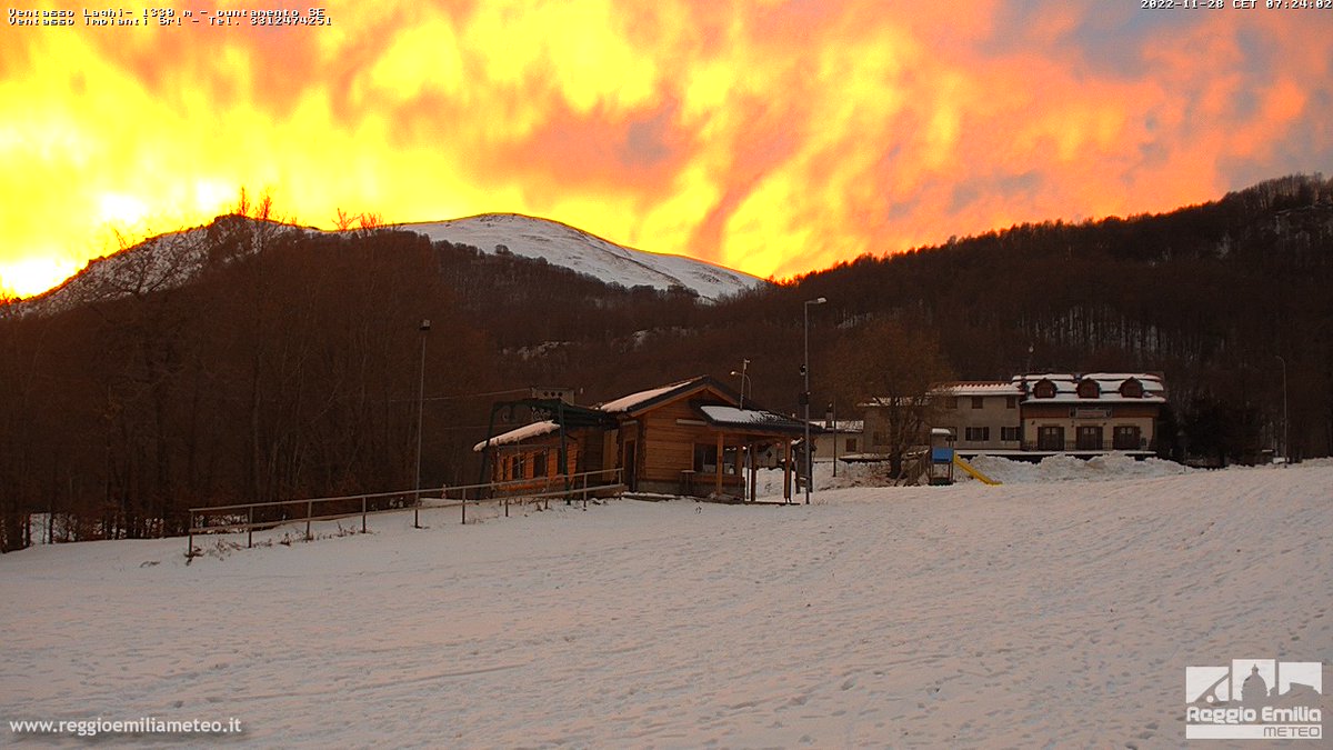 remeteo's tweet photo. #Alba infuocata sulla nostra provincia. Qui #MonteCusna, #VentassoLaghi, #Rossena e #Canossa. Tutte le webcam: https://t.co/VAWsGESuZw #ReggioEmilia #Appennino
Aspettiamo anche le vostre foto più belle 🙂 https://t.co/WpGzcOPi4Y