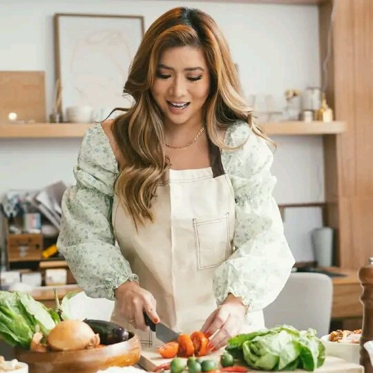 AtqKimberlyn's tweet photo. Good morning, mga mars! ☀️

Maghapunan na kasama ang pinakamasarap naming pagkain sa Kusina Ni Angeline!

Bukas kami 24/7 sa @GrabFoodPH at @foodpanda_ph kaya bili na 😋 
Ctto @LoveAQuinto https://t.co/uKqysUfhtF