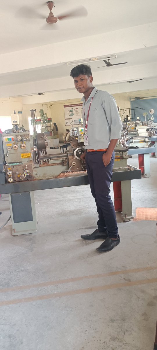 Grj_Gangadhar_'s tweet photo. #mechanical #lathemachine #btech #vemu https://t.co/SJE5rKLkz5