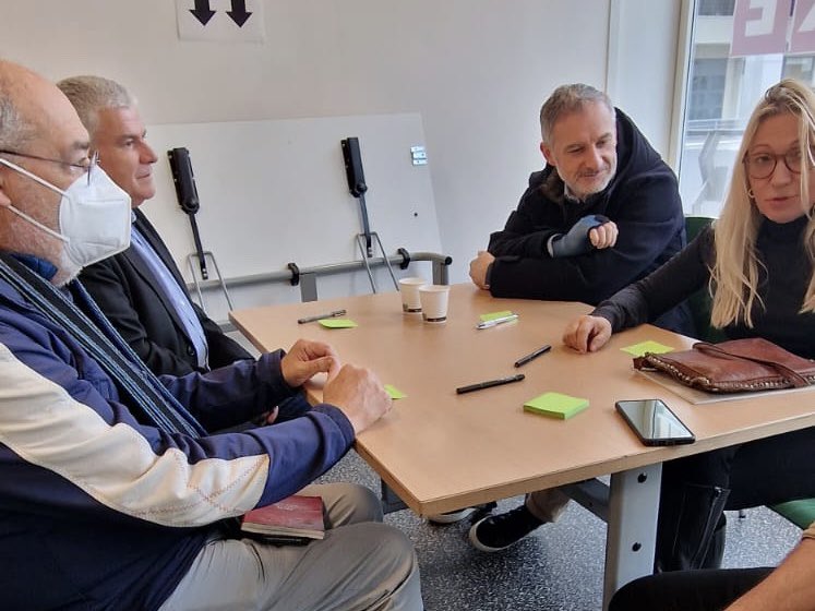 🔵 Ce week-end, les membres du Comité <a href="/HorizonsParis13/">Horizons Paris 13ème</a> ont assisté à l’atelier écologie populaire de l’association Graines populaires 
⚪️ Merci et bravo à Laura Dallo et à tous les bénévoles pour l’organisation de cet événement au Centre Victoire Tinayre à #Paris13