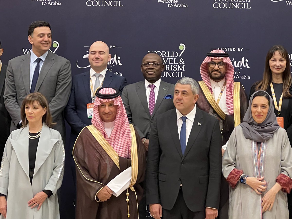 Roland Andy Burrows tweet media