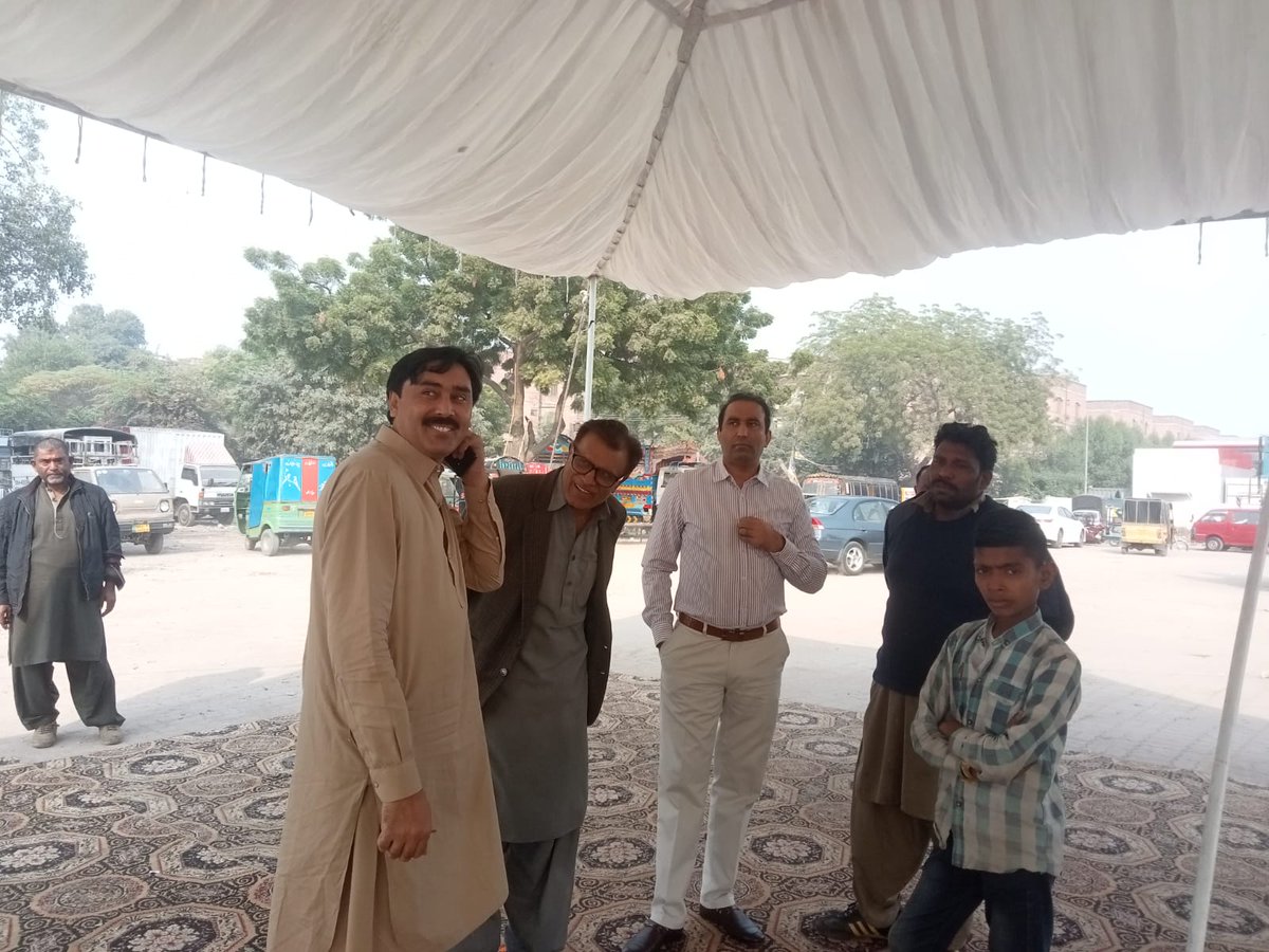 HafeezJuttPPP's tweet photo. لاہور 55ویں یوم تاسیس چلو چلو بابے پاکستان چلو
میزبان پیپلز پارٹی ڈسٹرکٹ 3 کے صدر عاطف رفیق چوہدری  جلسہ گاہ پنڈال سجانے کے لیے اپنی ٹیم کو ہدایت جاری کر رہے ہیں انشاءاللہ لاہور میں تاریخی یومِ تاسیس منایا جائے گا https://t.co/RvU3eyTBbo
