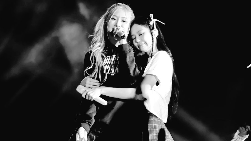 yk2aii's tweet photo. I wanna bless your fucking tl with this photo sequence 🫶 @BLACKPINK https://t.co/KokY1YOay4