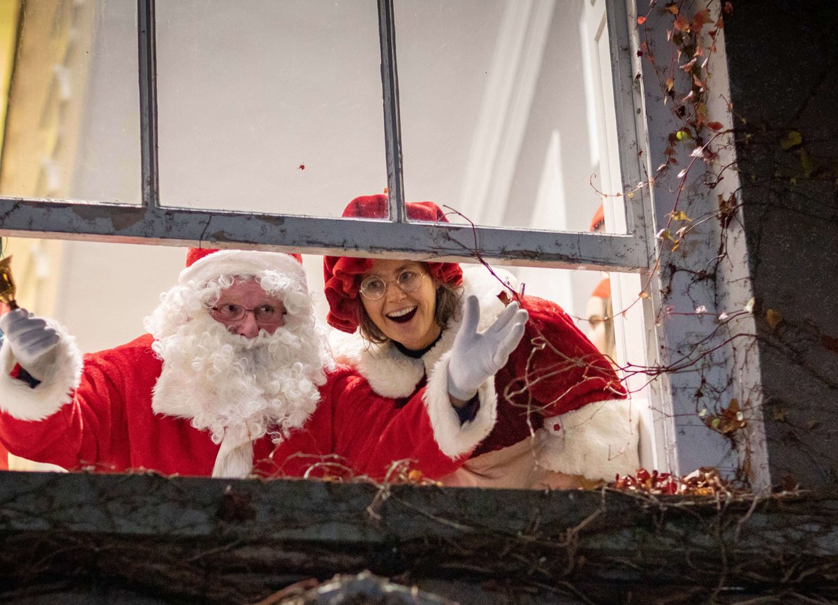 ButlerHouseKK's tweet image. Santa Claus returns to Butler House this festive season. Come along each weekend between noon and six o’clock.
For more info and booking, go to butler.ie/christmas.html 
#festiveseason #christmasgarden #butlerhouse #christmas #christmasiscoming #tistheseason