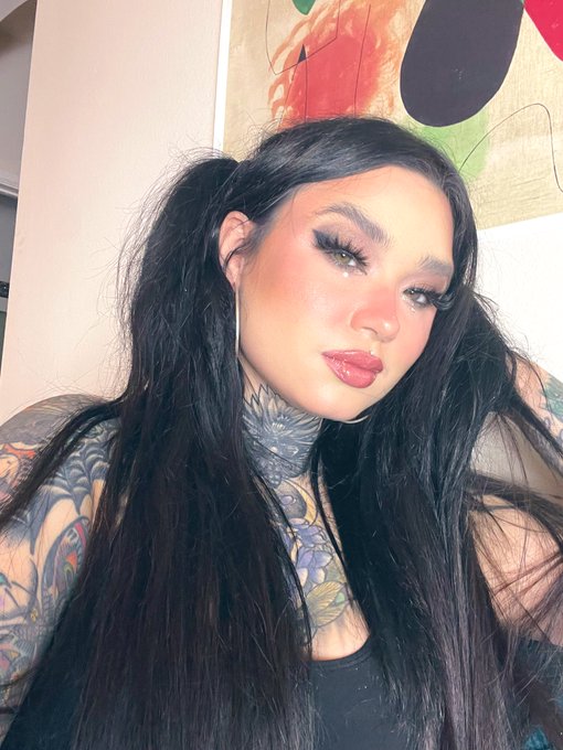 🙃 https://t.co/rZ4LcRIC4p<a href="/tag/tattoogirls"class="tags"><span>#tattoogirls</span></a>