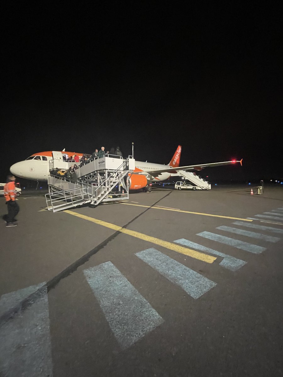 E4THEcs's tweet image. Mention Complémentaire Accueil dans les Transports (#MCAT) - Bientôt la fin de la 1ère période de stage ! En attendant de débriefer, des retours enthousiastes ! Un grand merci aux tuteurs !
#aéroport de #Rennes #sslia #stage #formation #accueil #Tourisme #lyceejarennes #Bretagne