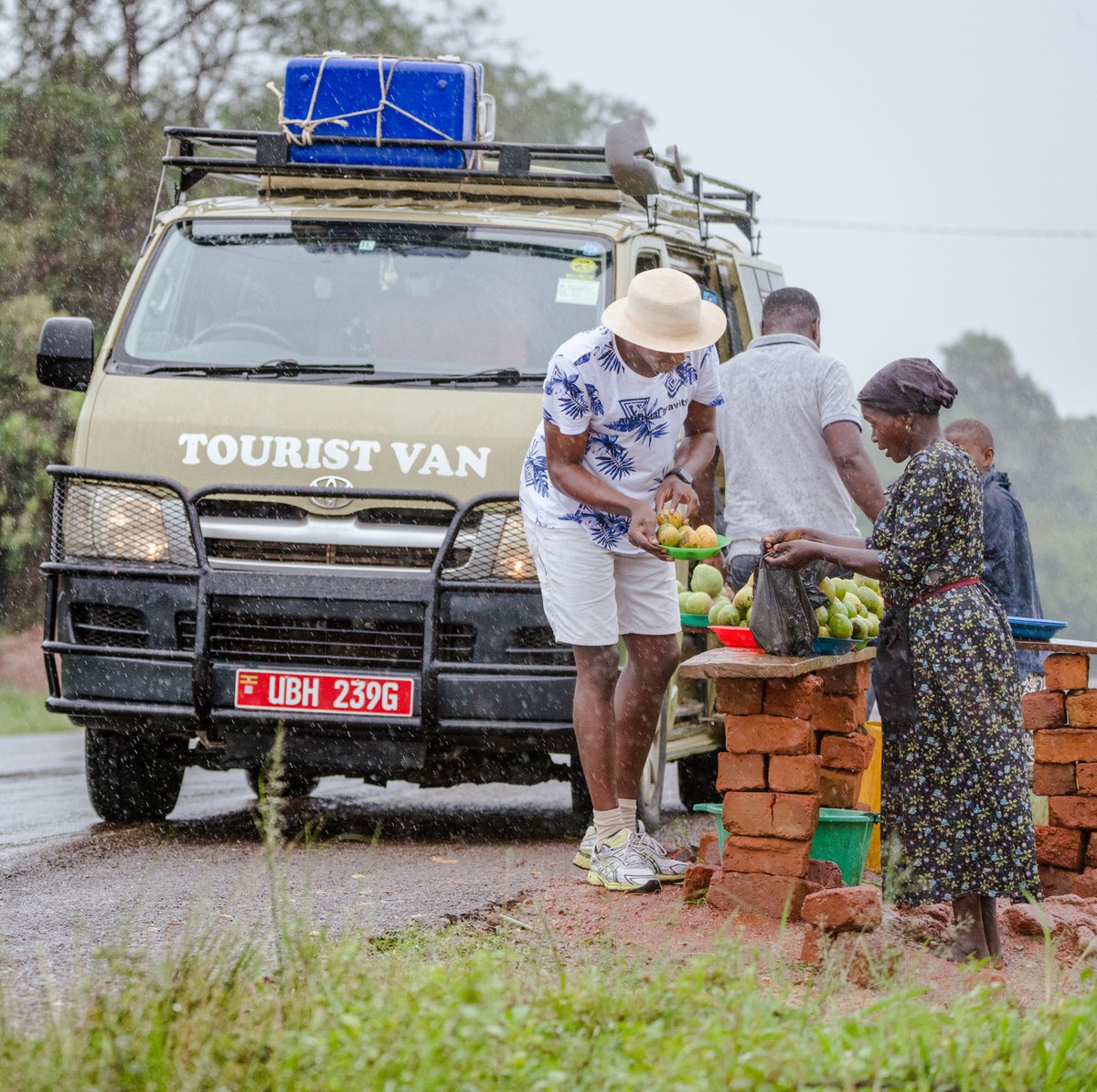 Normalize buying from those roadside mothers, and please don't bargain, just like the way you do it in supermarkets... There's a family you'll be feeding or maybe someone's school fees❤️