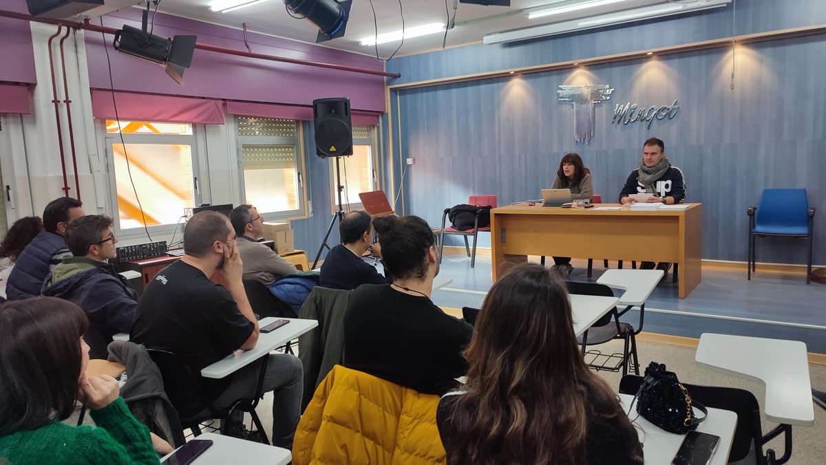 El sábado tuvo lugar nuestra asamblea anual en la que repasamos un año de crecimiento y estupendo funcionamiento de nuestra asociación, que ahora cuenta con 93 miembros, y adelantamos algunas de las actividades que desarrollaremos a lo largo de este curso 2022/23.