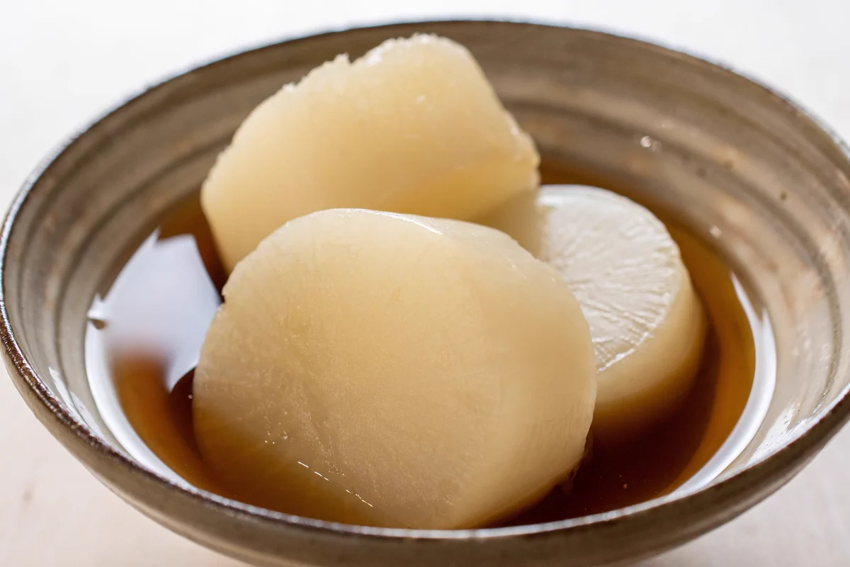 もうすぐおでんの季節！大根に一瞬で味を染み込ませる簡単テク。