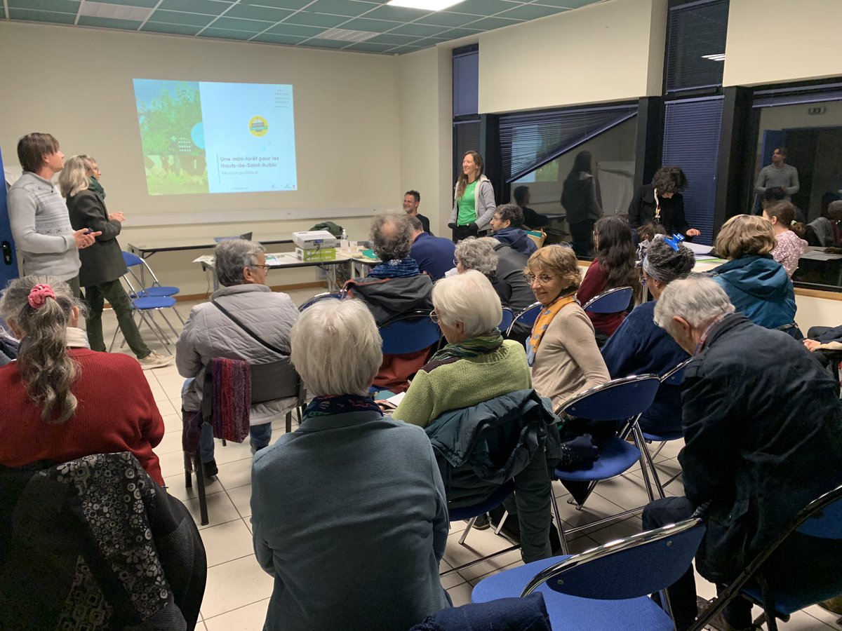 Une réunion publique dans le quartier de Haut Saint Aubin #Angers s’est tenue afin d’informer les habitants sur le concept de « forêt urbaine de la méthode Miyawaki » et des modalités de plantation participative prévue début janvier 2023 rue des Bretonnieres #SuperNatureAngers