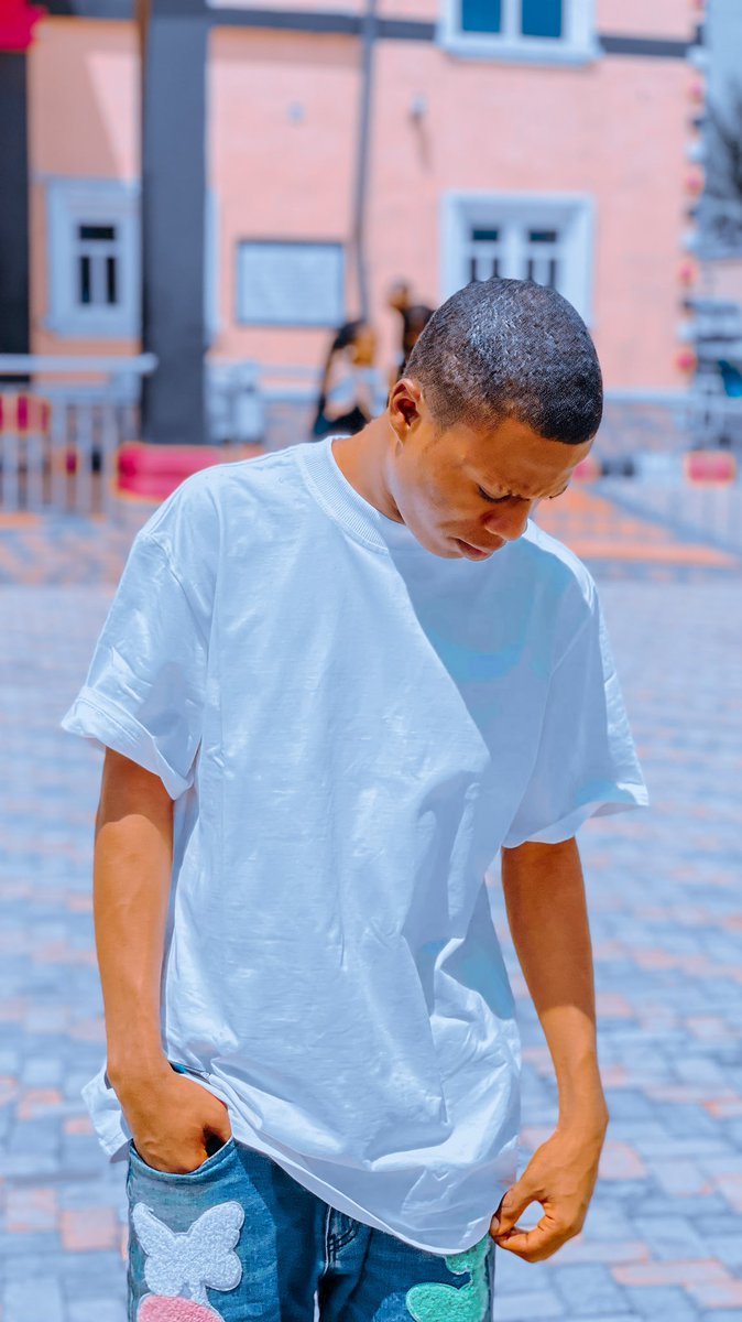 fredpounds11's tweet photo. I don't care who support me, I will get the bag regardless.🧳💼💰 https://t.co/Xo9GagGTFn