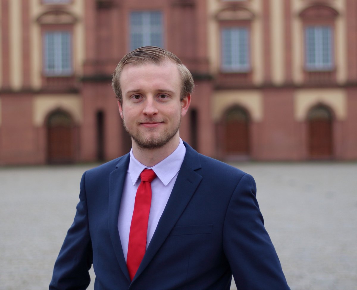 HeinzNixdorfInstitut (@hni_pb) on Twitter photo Kai Mandelkow unterstützt seit Anfang November unsere <a href="/Fachgruppe_ASE/">Advanced Systems Engineering</a>! In seiner Freizeit geht er gern laufen, Rad fahren oder schwimmen. Außerdem ist er Vorsitzender des Bundesverbandes der Börsenvereine an deutschen Hochschulen e.V.!🚀
<a href="/unipb/">Universität Paderborn</a> <a href="/RomanDumitrescu/">Roman Dumitrescu</a> Kai Mandelkow unterstützt seit Anfang November unsere <a href="/Fachgruppe_ASE/">Advanced Systems Engineering</a>! In seiner Freizeit geht er gern laufen, Rad fahren oder schwimmen. Außerdem ist er Vorsitzender des Bundesverbandes der Börsenvereine an deutschen Hochschulen e.V.!🚀
<a href="/unipb/">Universität Paderborn</a> <a href="/RomanDumitrescu/">Roman Dumitrescu</a>