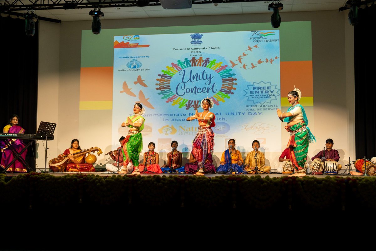 CGIPerth's tweet photo. #UnityConcert #RashtriyaEktaDivas #AzadiKaAmritMahotsav
@CGIPerth organized a Unity Concert wt enthralling performances from local WA artists fm Saraswati Mahavidhyalaya, SwaraSynthesis and Carnatic musicians depicting classical & folk music & songs from various parts of India. https://t.co/aAadog3RtC