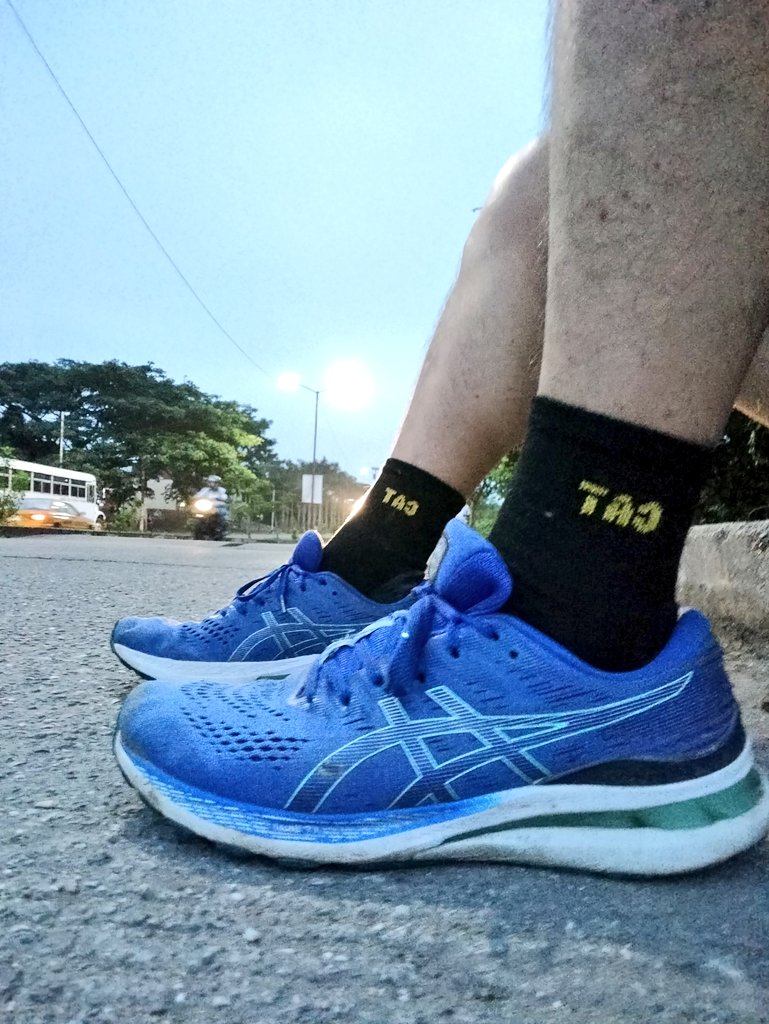 JosuManuelAven1's tweet photo. Tú eres la motivación!
Sacamos entreno de @ASICSmexico 12X400+1:30"R
o gráficas bonitas según la sonrisa de tw.
Bendicida semana para todos.
#inspirandometas #siesegordopudo #teammadafaka #LigadelaJusticiaRunner https://t.co/nIwO3EkkJB