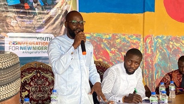 CitizenCommons's tweet photo. #YANNConversation #YenegoaYANNConversation
We had an exciting YANN town hall discussion with young Nigerians in Bayelsa to record their different ideas about Nigeria. The Town hall consultative meeting was moderated by Solomon Bigbo, a member of the Nigerian Youth Parliament. https://t.co/RnGBGWo73T
