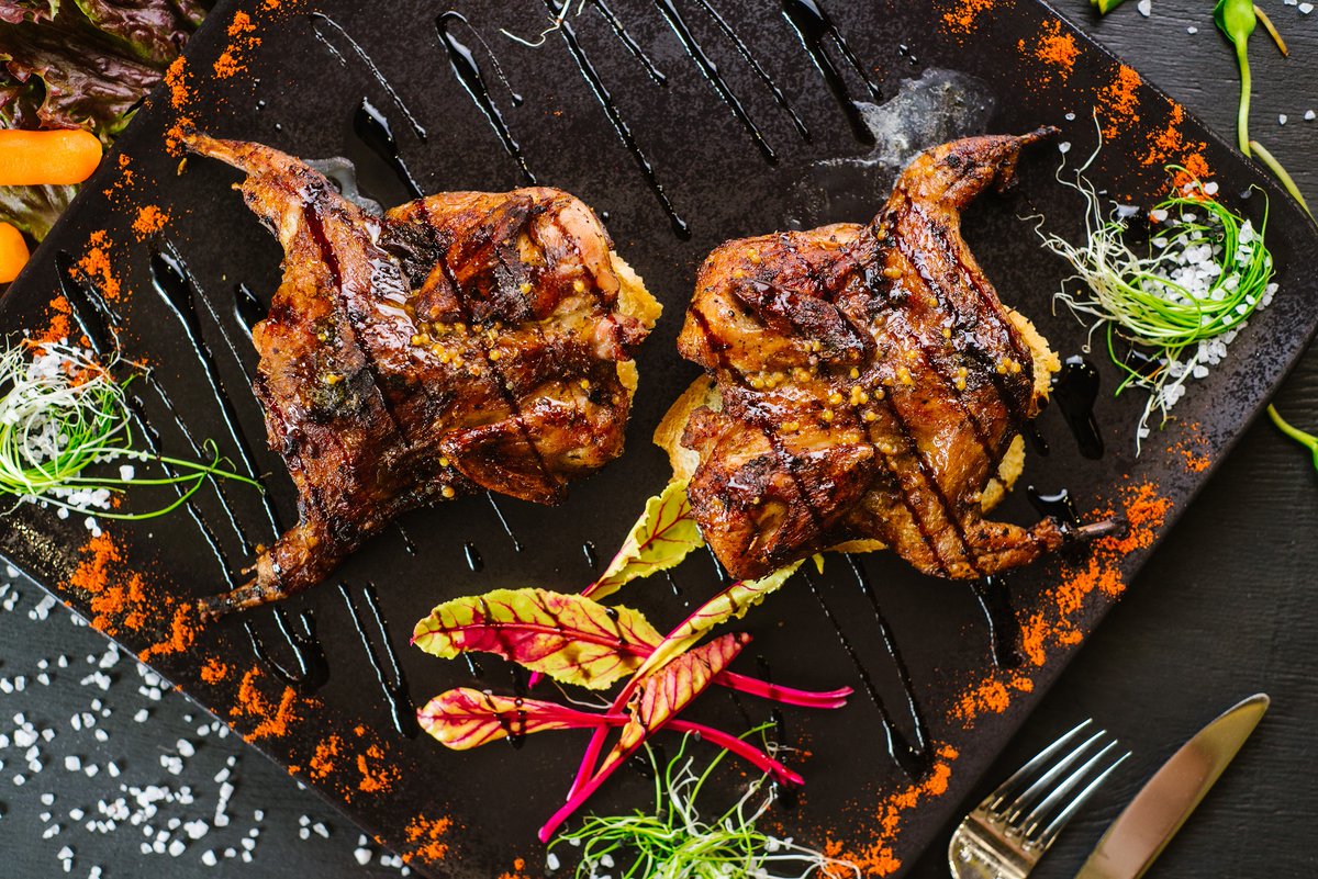 SlagersV's tweet image. 'WIJ VERSTAAN DE KUNST OM VOOR KERST DIVERSIFICATIE AAN TE BRENGEN'

“Als slager kun je gericht inspelen op Kerst door iets bijzonders en smaakvols te verkopen. En dat is waar wij om de hoek komen kijken”, zegt Gilles de Jager van Volfood Versgroothandel.

slagersvak.biz/nl/nieuws/28-1…